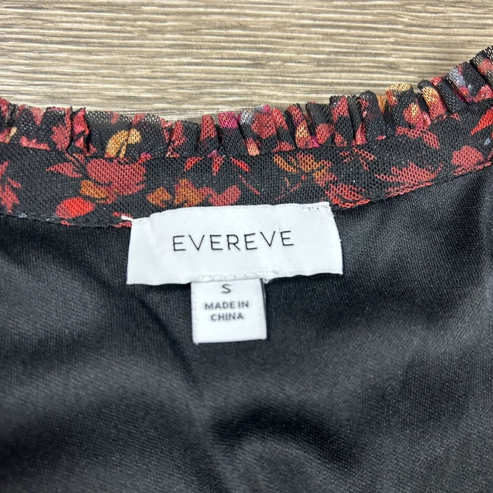 Evereve Black Floral V-Neck Smocked Waist Blouse - Picture 5 of 8